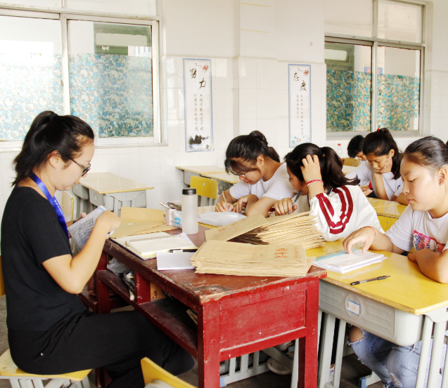 语文课堂往往将文学教育变为简略而僵化的常识等有用言语训练