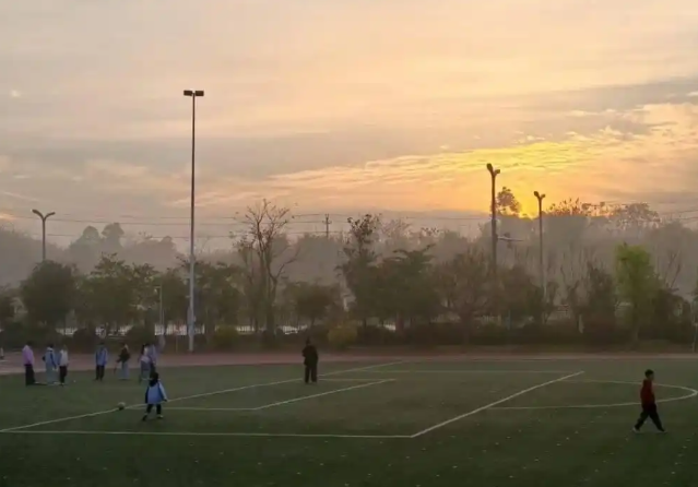 作息优化构成热身—练习—团体激活—讲堂学习的完整链条 作息优化构成热身—练习—团体激活—讲堂学习的完整链条